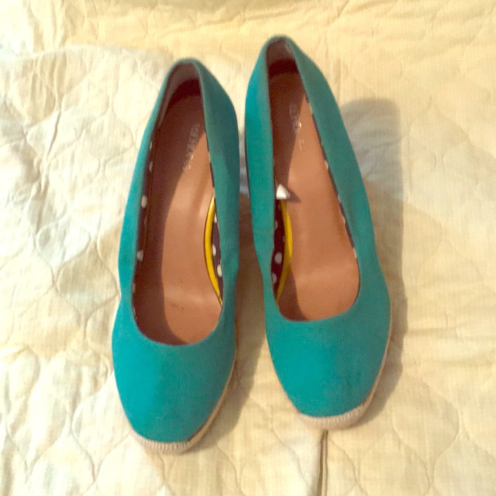 Women’s shoes